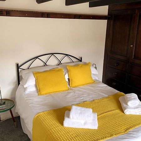 וויטבי Award Winning Pet Friendly Paddock Cottage מראה חיצוני תמונה