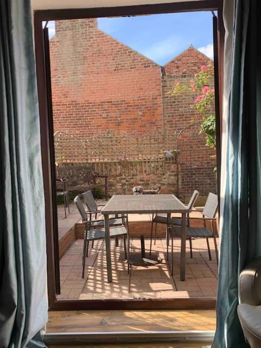 וויטבי Award Winning Pet Friendly Paddock Cottage מראה חיצוני תמונה