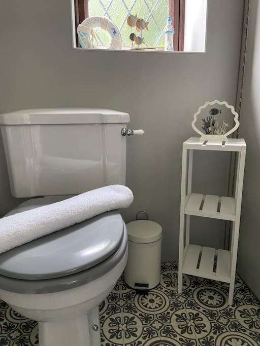וויטבי Award Winning Pet Friendly Paddock Cottage מראה חיצוני תמונה