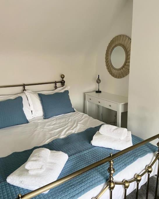 וויטבי Award Winning Pet Friendly Paddock Cottage מראה חיצוני תמונה