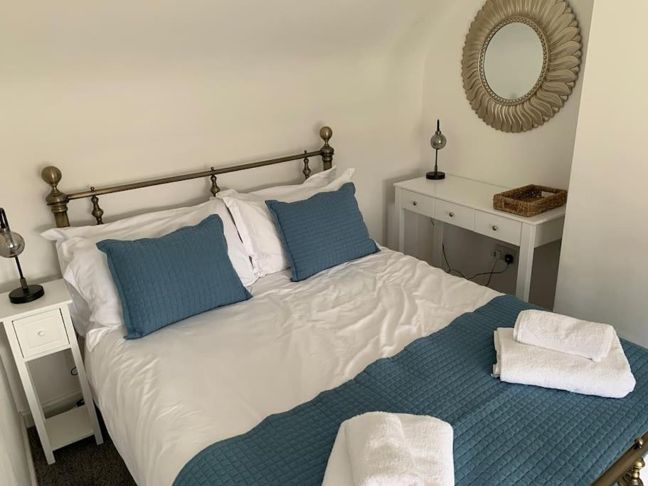 וויטבי Award Winning Pet Friendly Paddock Cottage מראה חיצוני תמונה
