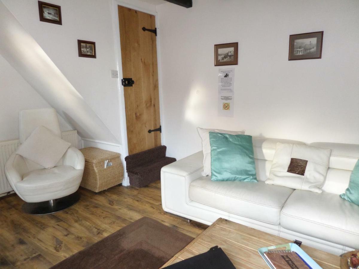 וויטבי Award Winning Pet Friendly Paddock Cottage מראה חיצוני תמונה